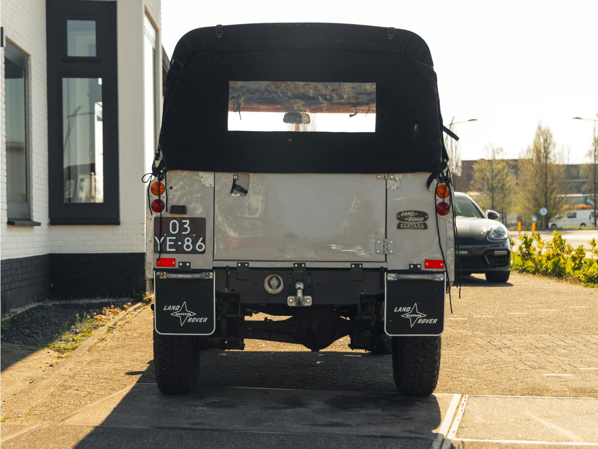 Land Rover Defender 2.3 | 1975 | Volledig gerestaureerd | Uniek exemplaar